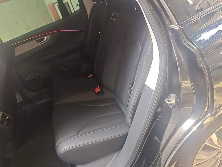 Фото 15 - Hongqi E-QM5