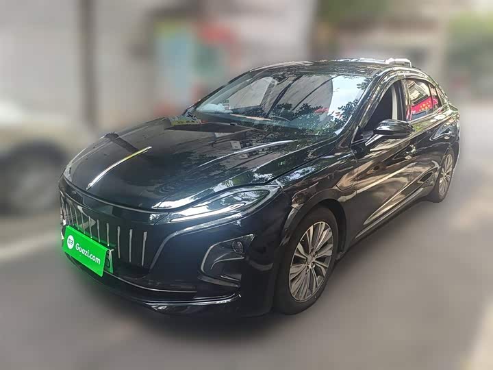 Фото 2 - Hongqi E-QM5