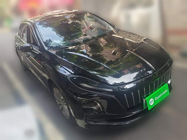 Фото 26 - Hongqi E-QM5