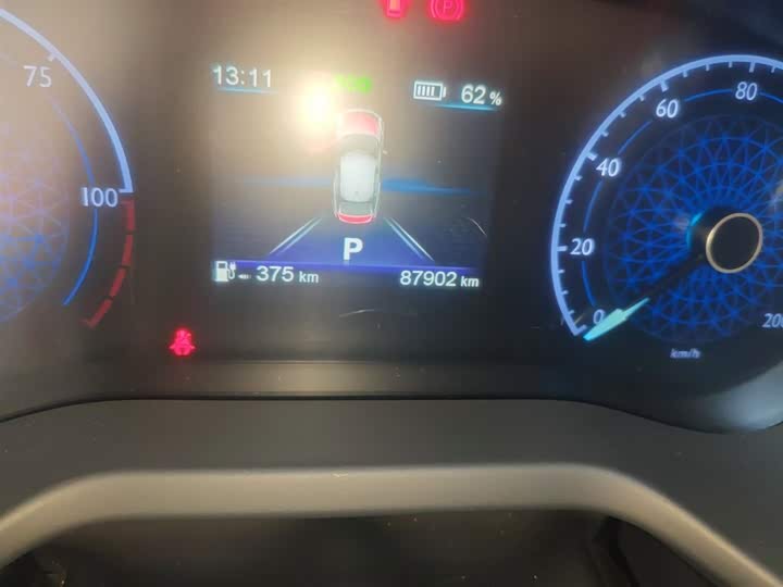 Фото 5 - Hongqi E-QM5