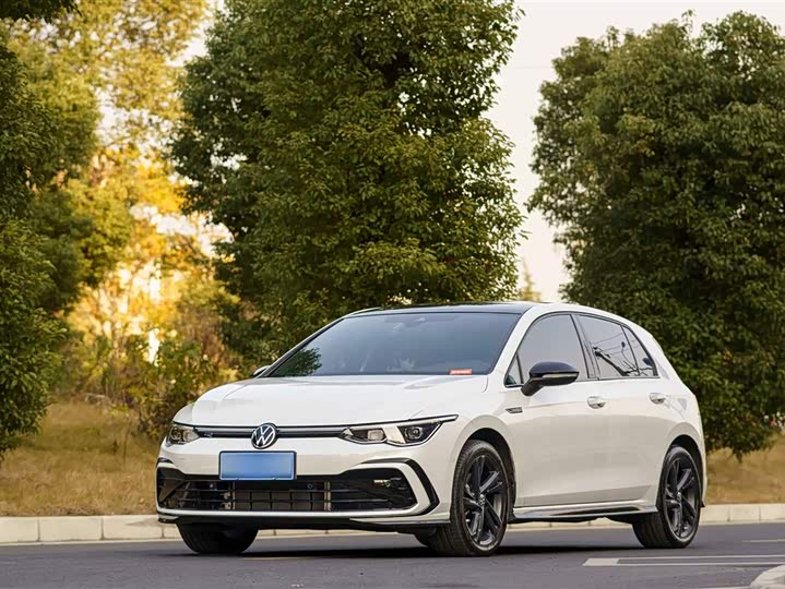 Фото 1 - Volkswagen Golf