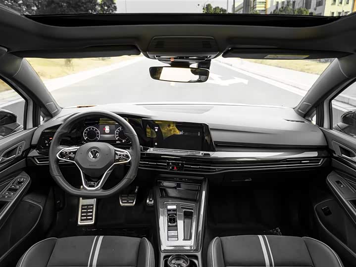 Фото 10 - Volkswagen Golf