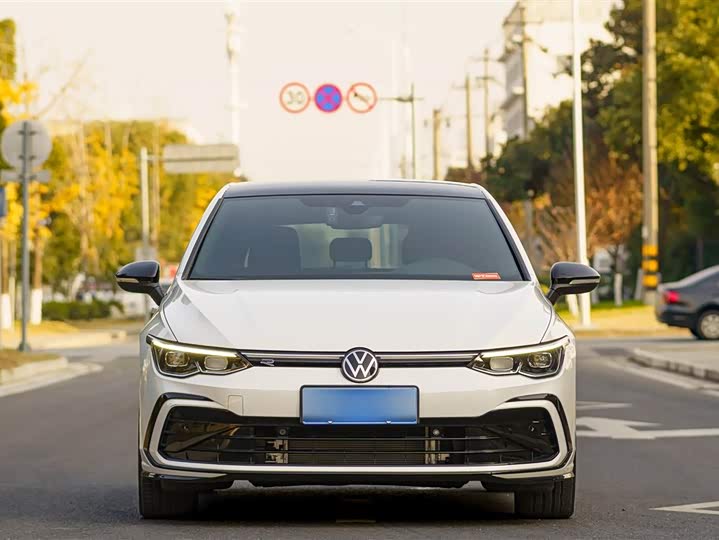 Фото 2 - Volkswagen Golf