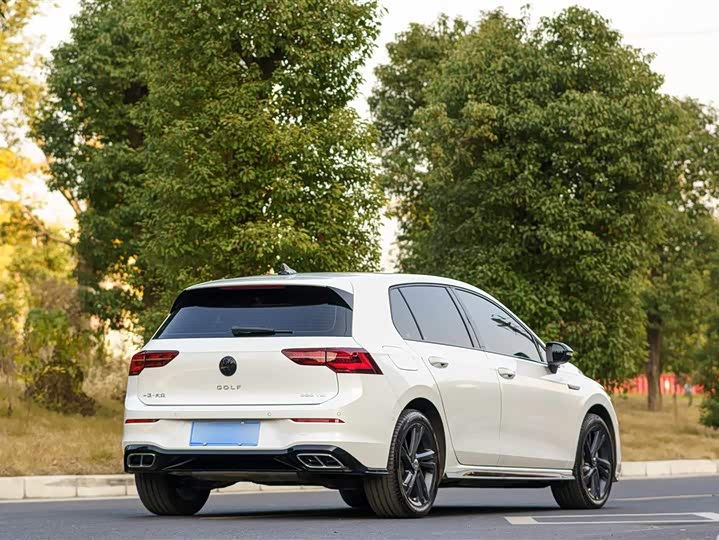 Фото 4 - Volkswagen Golf