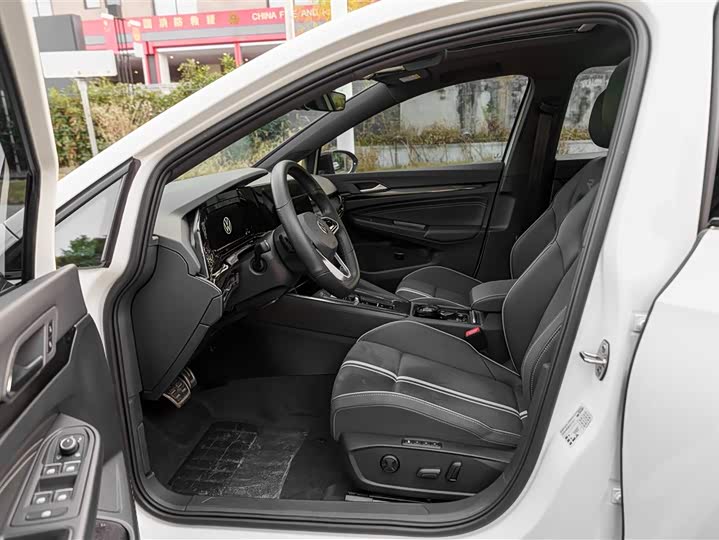 Фото 9 - Volkswagen Golf