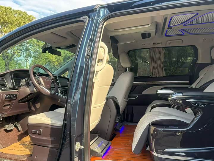 Фото 4 - GAC Trumpchi M8