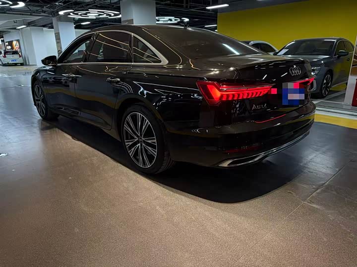 Фото 11 - Audi A6L