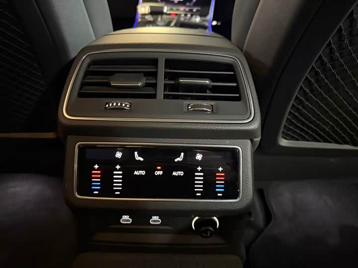 Фото 8 - Audi A6L