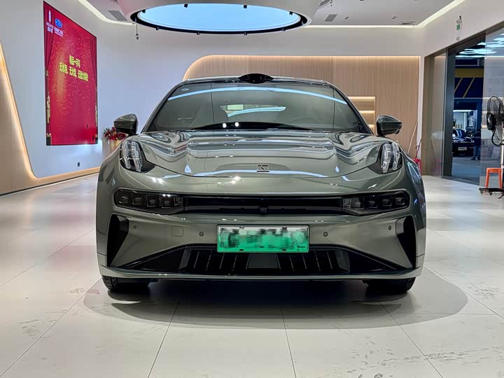 Фото 2 - Zeekr 001