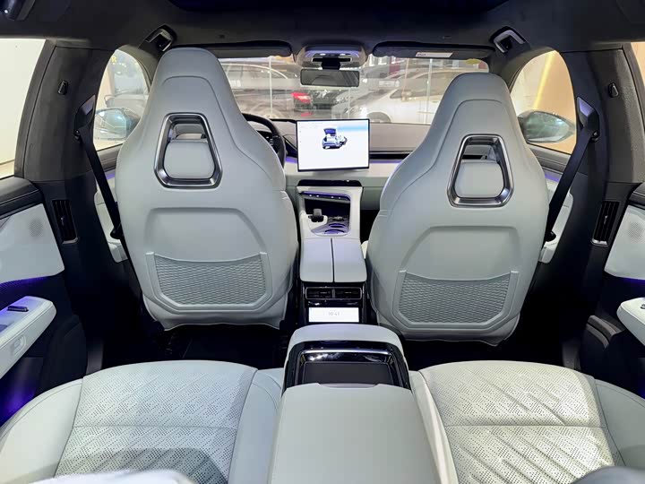 Фото 20 - Zeekr 001