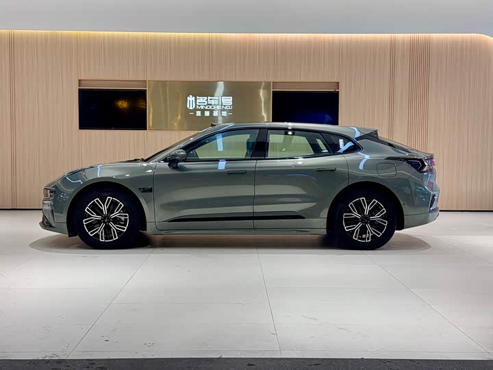 Фото 6 - Zeekr 001