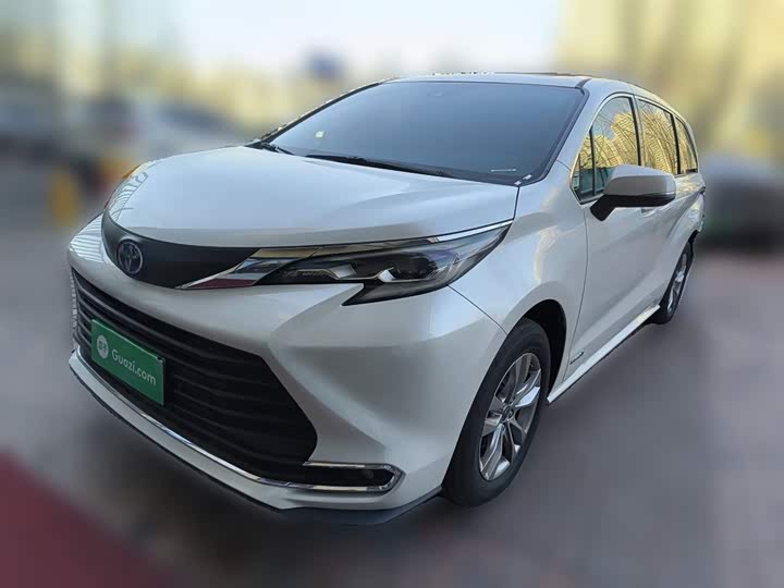 Фото 2 - Toyota Sienna