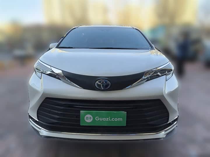 Фото 24 - Toyota Sienna