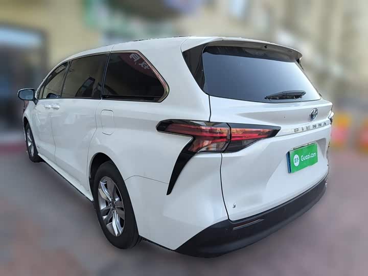Фото 27 - Toyota Sienna