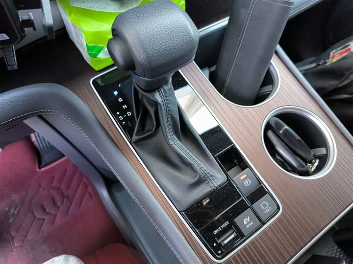 Фото 7 - Toyota Sienna