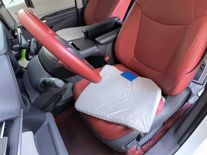 Фото 8 - Toyota Sienna