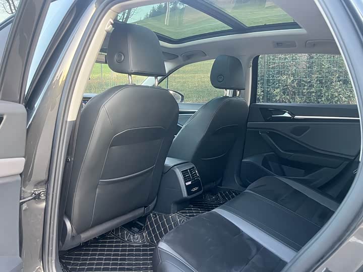 Фото 14 - Volkswagen Sagitar L