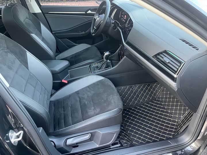 Фото 18 - Volkswagen Sagitar L