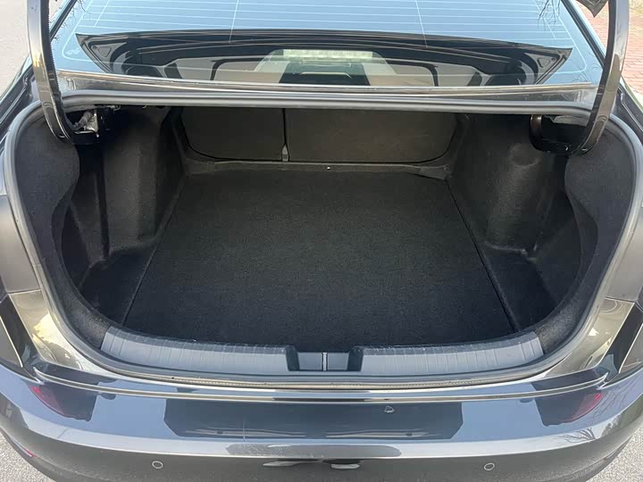 Фото 21 - Volkswagen Sagitar L