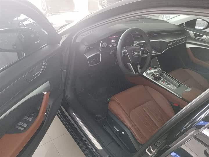 Фото 16 - Audi A6L