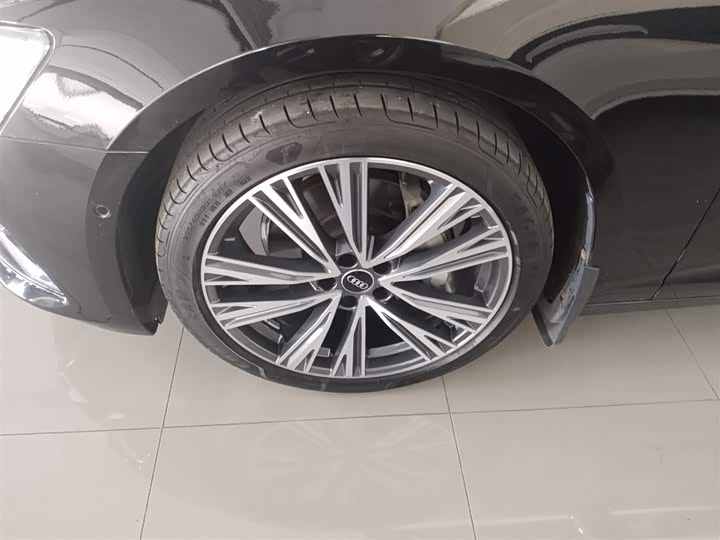 Фото 23 - Audi A6L