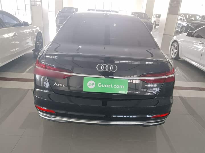 Фото 6 - Audi A6L