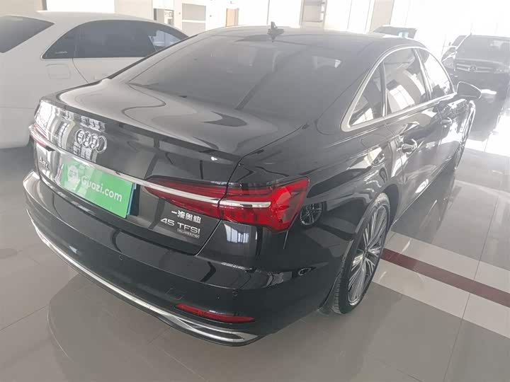 Фото 7 - Audi A6L