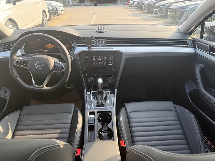 Фото 13 - Volkswagen Magotan