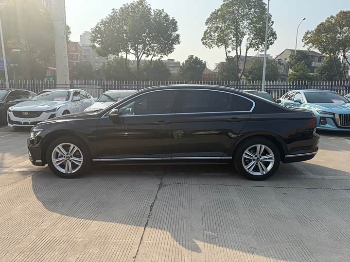 Фото 4 - Volkswagen Magotan