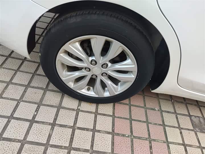 Фото 26 - Buick Excelle GT