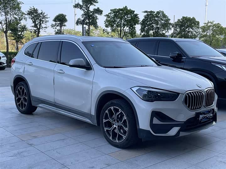 Фото 3 - BMW X1