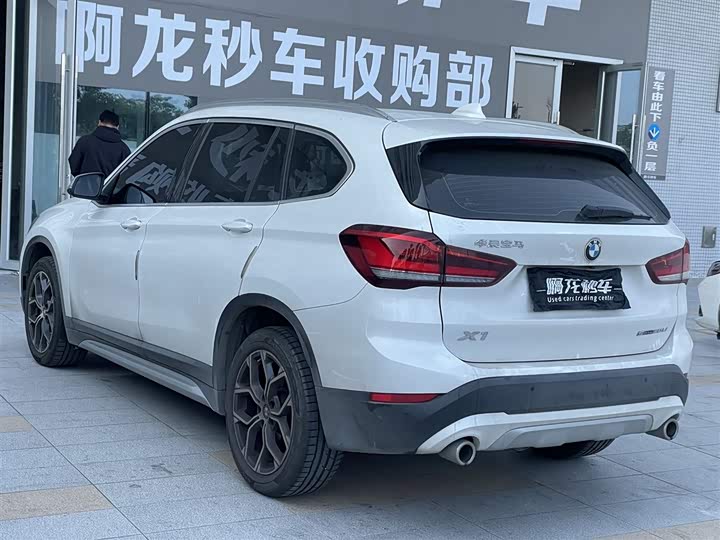 Фото 6 - BMW X1