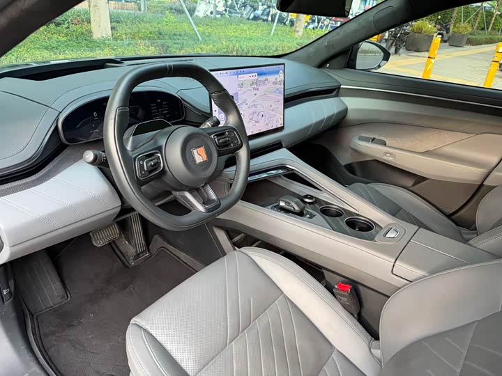 Фото 9 - Zeekr 001