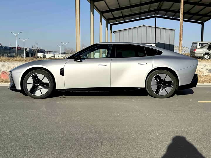 Фото 3 - XPeng P7