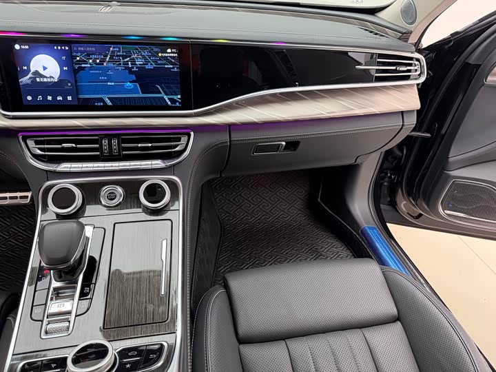 Фото 10 - Hongqi H9