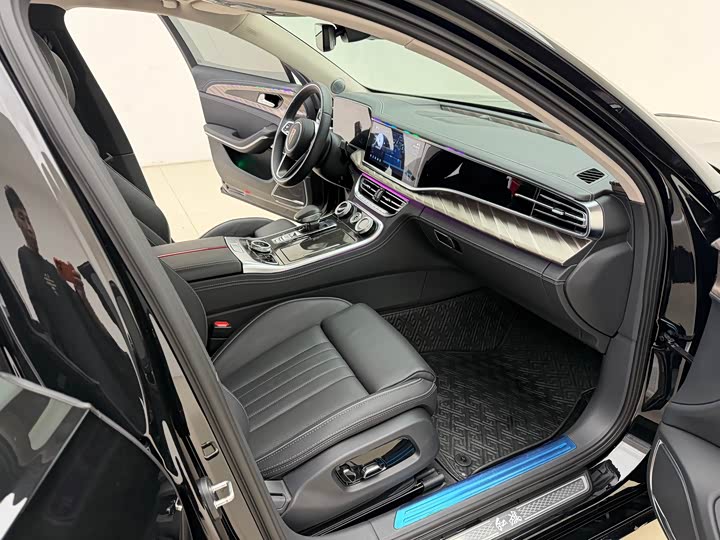 Фото 12 - Hongqi H9