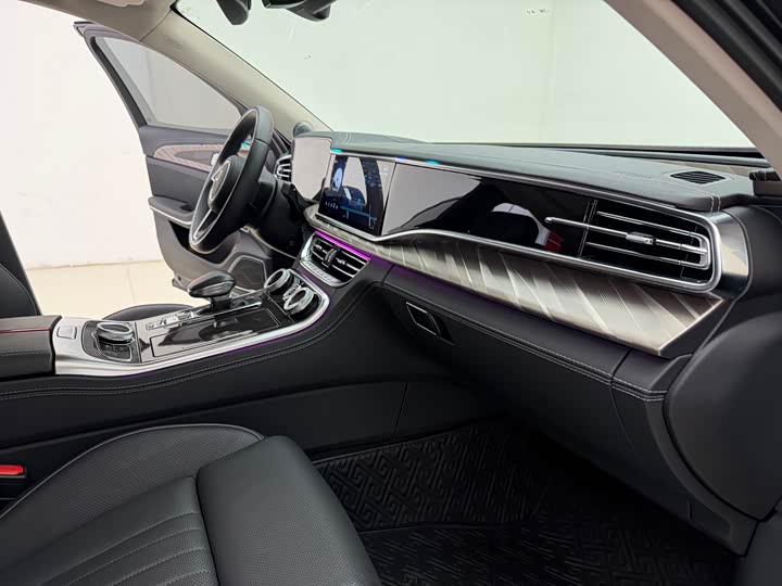 Фото 14 - Hongqi H9