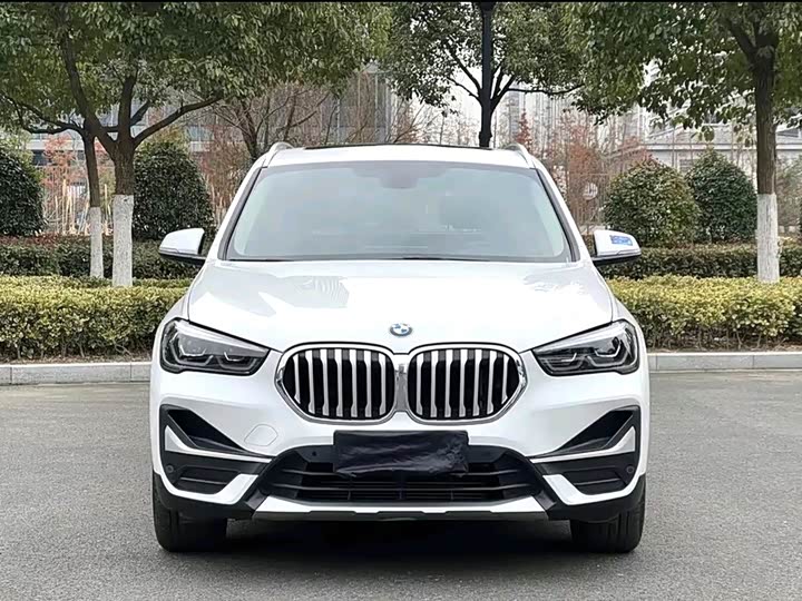 Фото 2 - BMW X1
