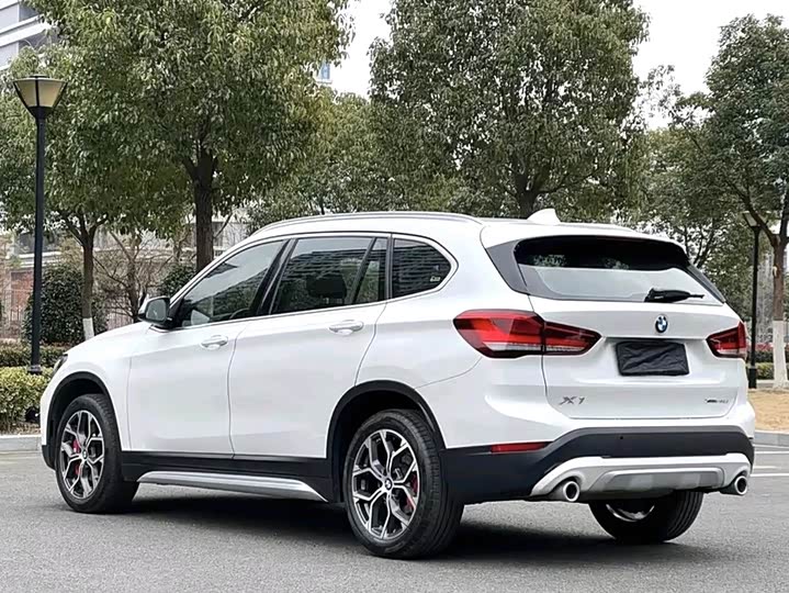 Фото 9 - BMW X1