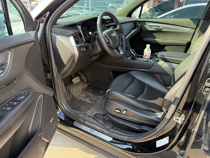 Фото 3 - Cadillac XT6