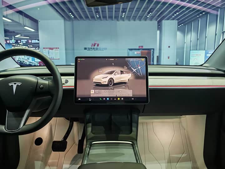 Фото 10 - Tesla Model Y