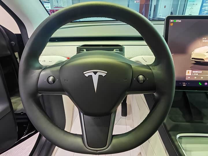 Фото 11 - Tesla Model Y