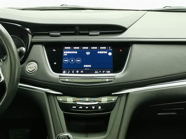 Фото 12 - Cadillac XT5