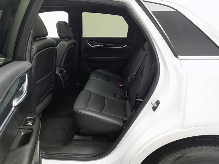 Фото 15 - Cadillac XT5