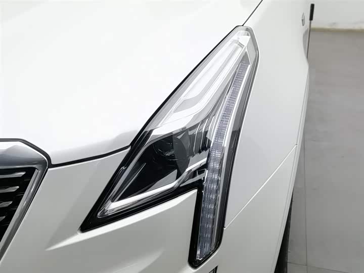 Фото 7 - Cadillac XT5