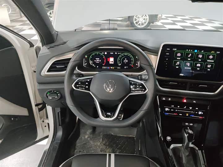 Фото 11 - Volkswagen T-Roc