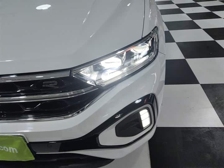 Фото 24 - Volkswagen T-Roc