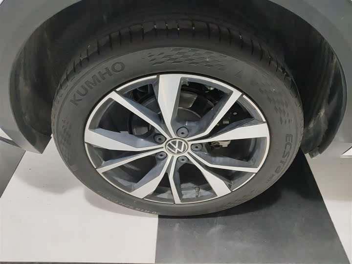 Фото 26 - Volkswagen T-Roc