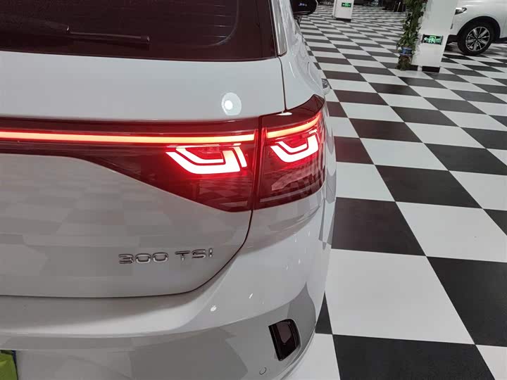 Фото 8 - Volkswagen T-Roc