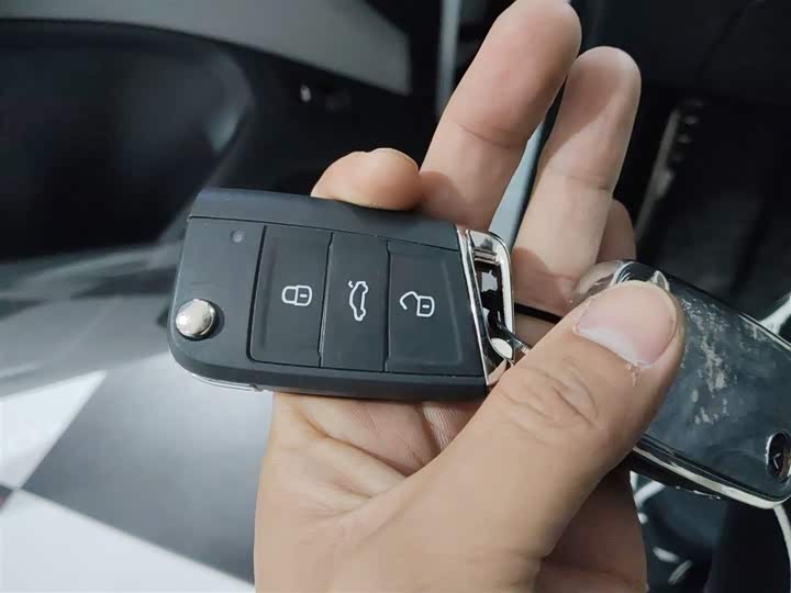 Фото 9 - Volkswagen T-Roc